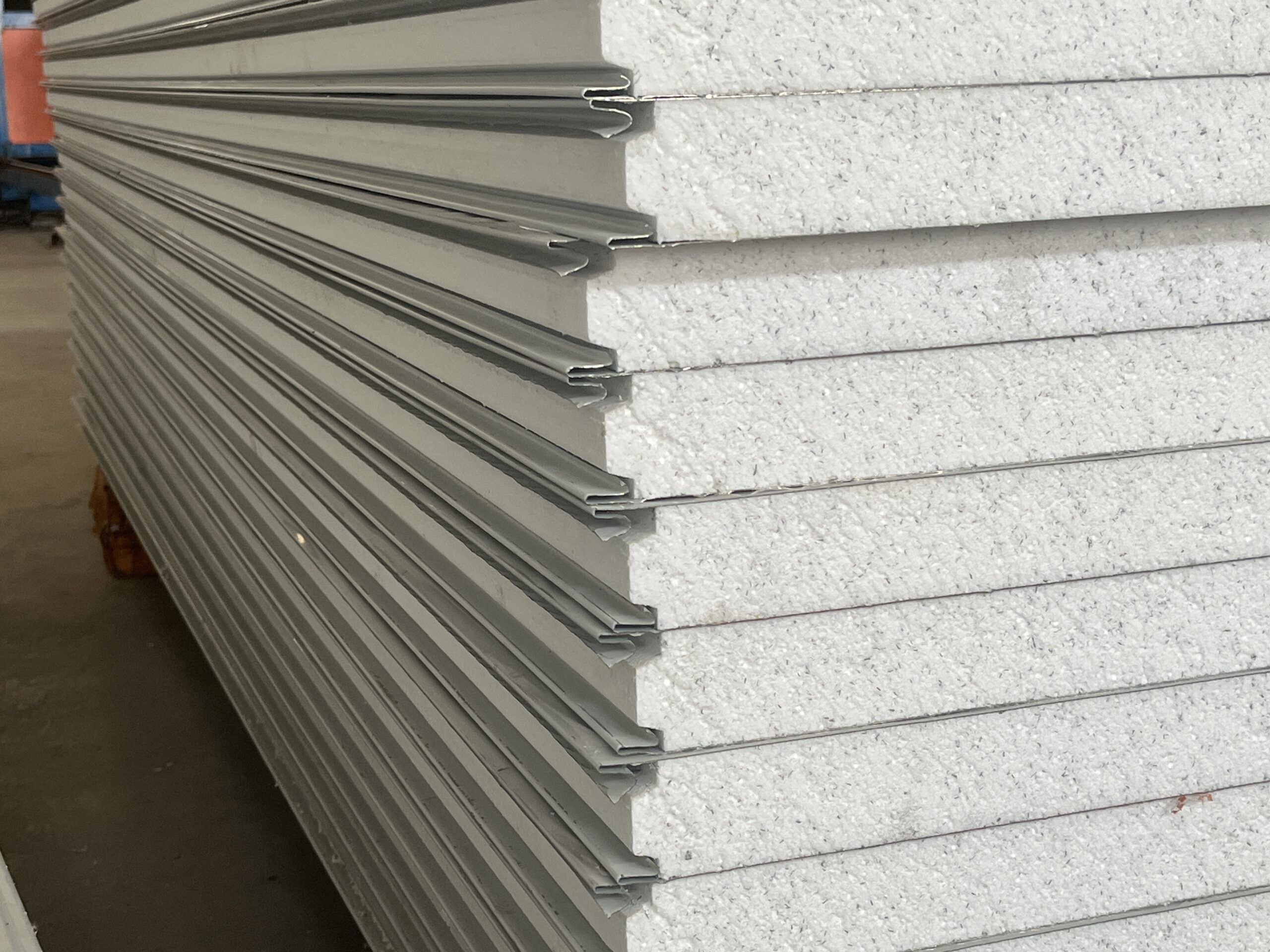EPS panel with Z-lock profile used for coolroom and wall panel construction