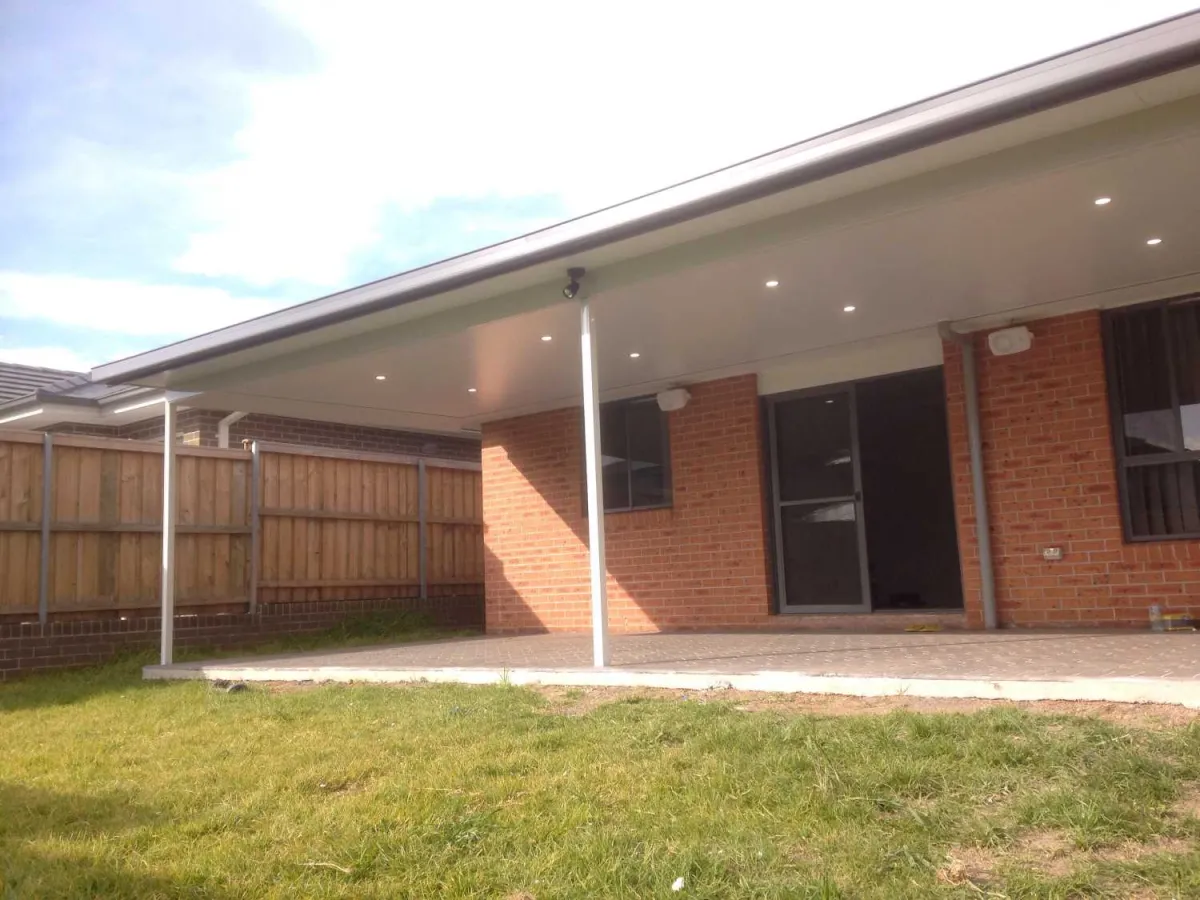How To Install Insulated Roof Panels — Cool Room Master Australia